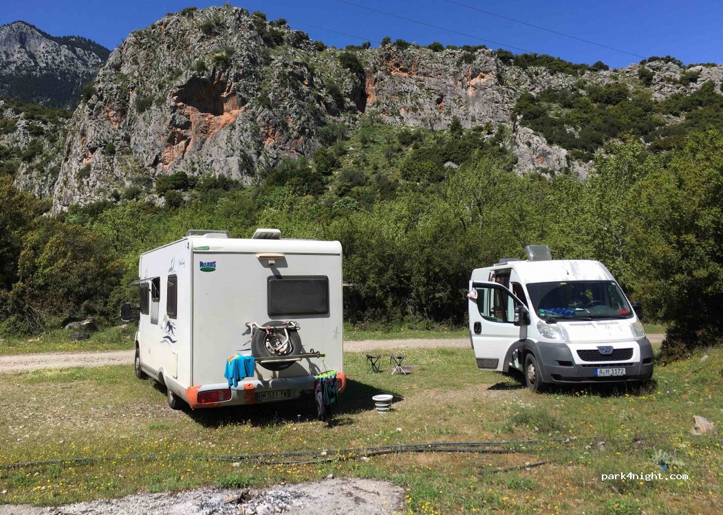 (330 57) Parnassos - Unnamed Road — foto