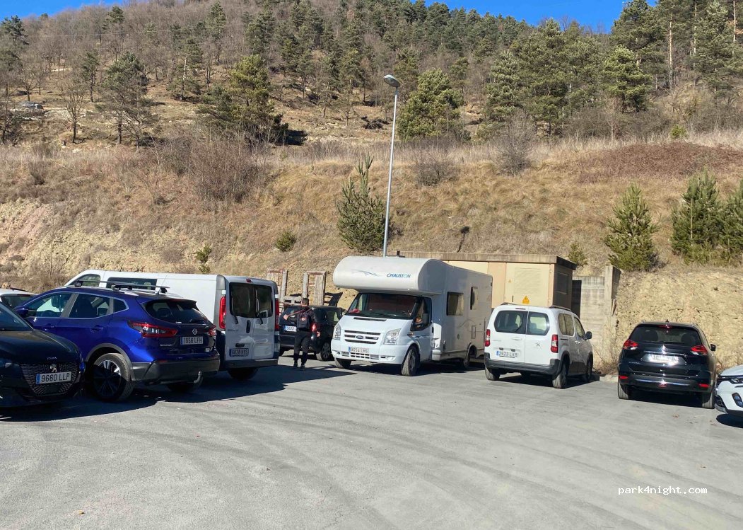 (17530) Campdevànol - 7 Plaça P.p. Pla de Niubo — foto 2
