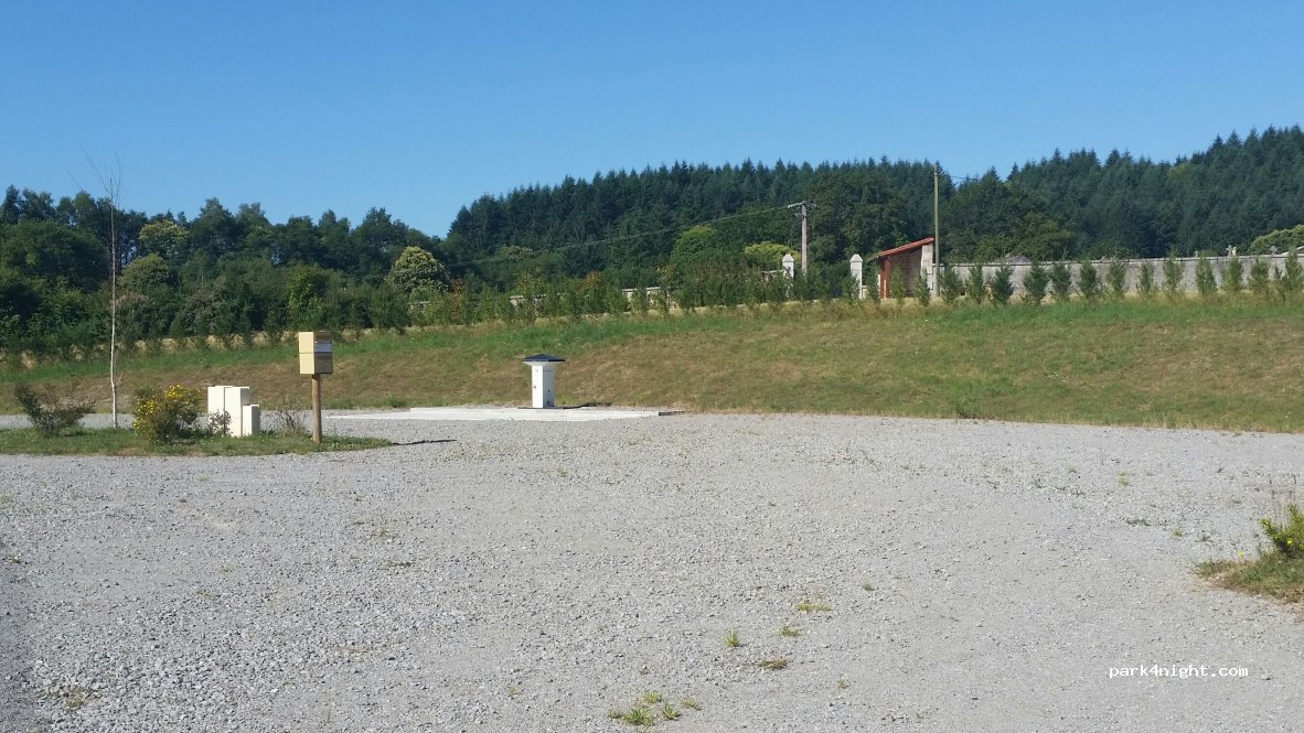 (23400) Auriat - Unnamed Road — foto