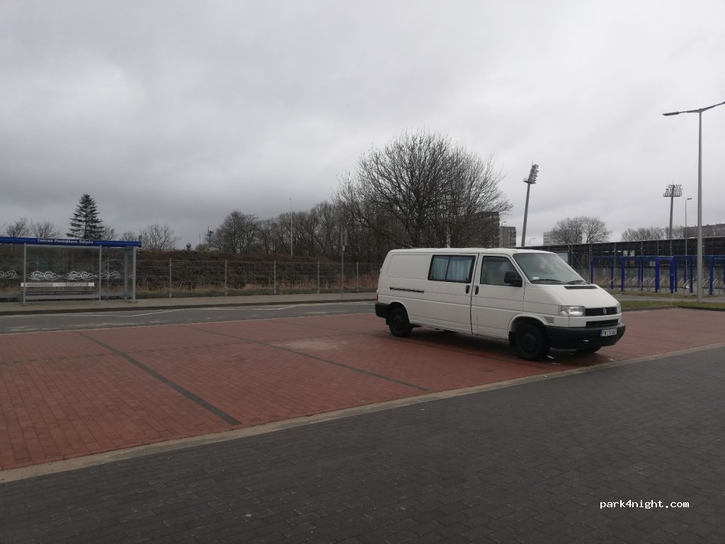 (87-100) Kołobrzeg - 4 Bałtycka — foto