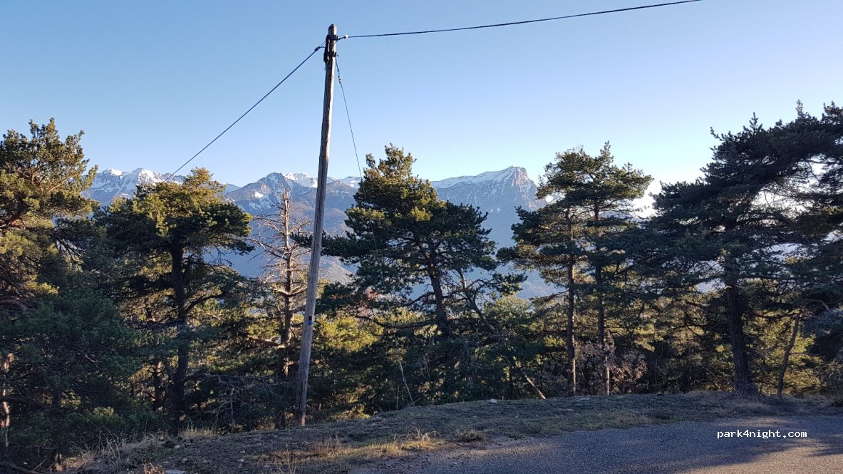 (05200) Puy-Sanières - Unnamed Road — foto
