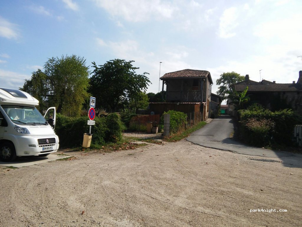 Aire de camping-car Sauternes — foto 2