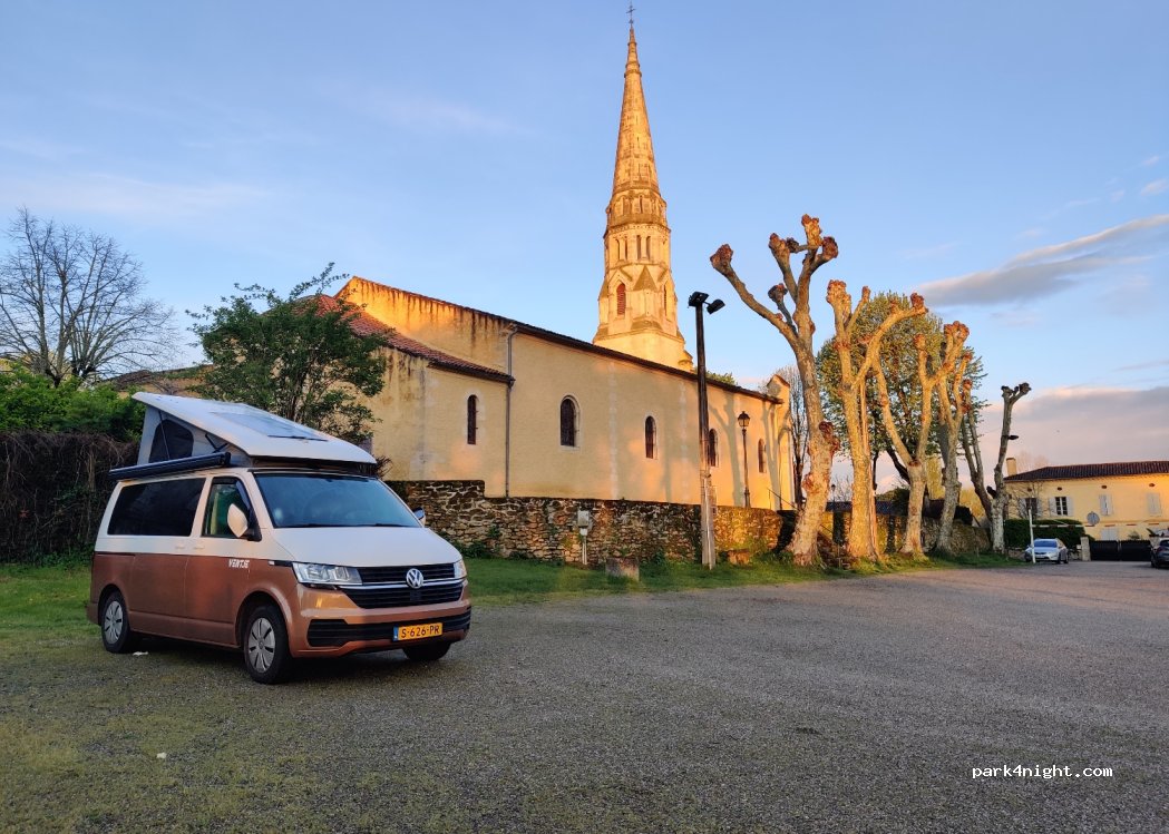 Aire de camping-car Sauternes — foto 3