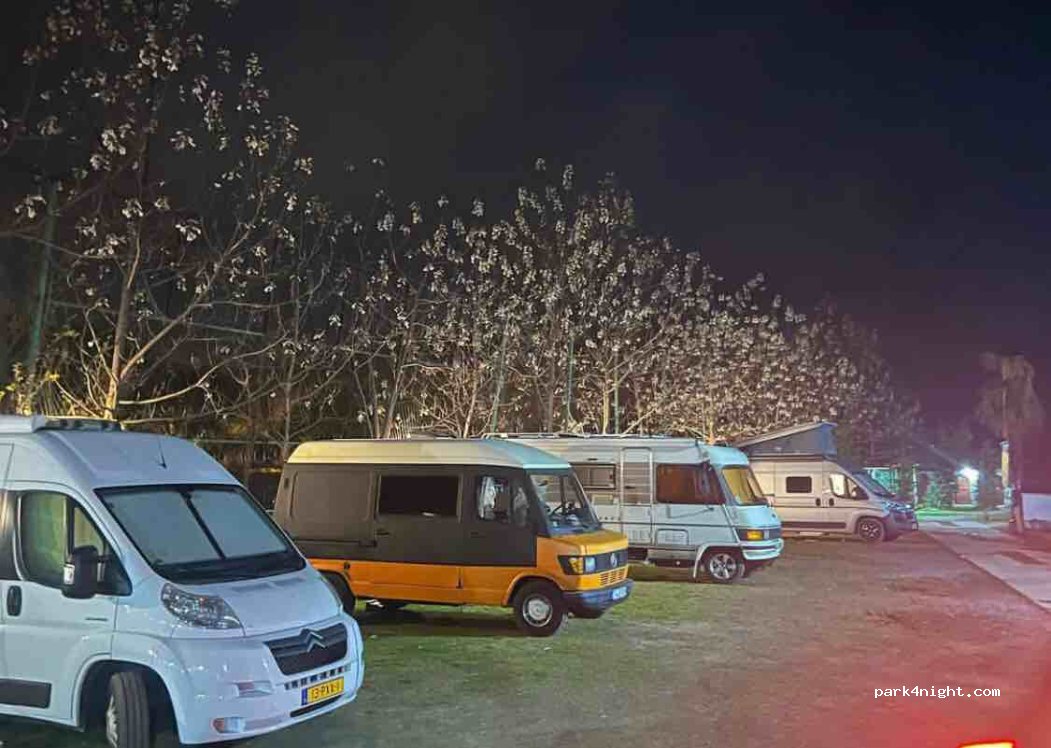 Windmill Shkodra Gesthouse Camping & Grill — foto 2