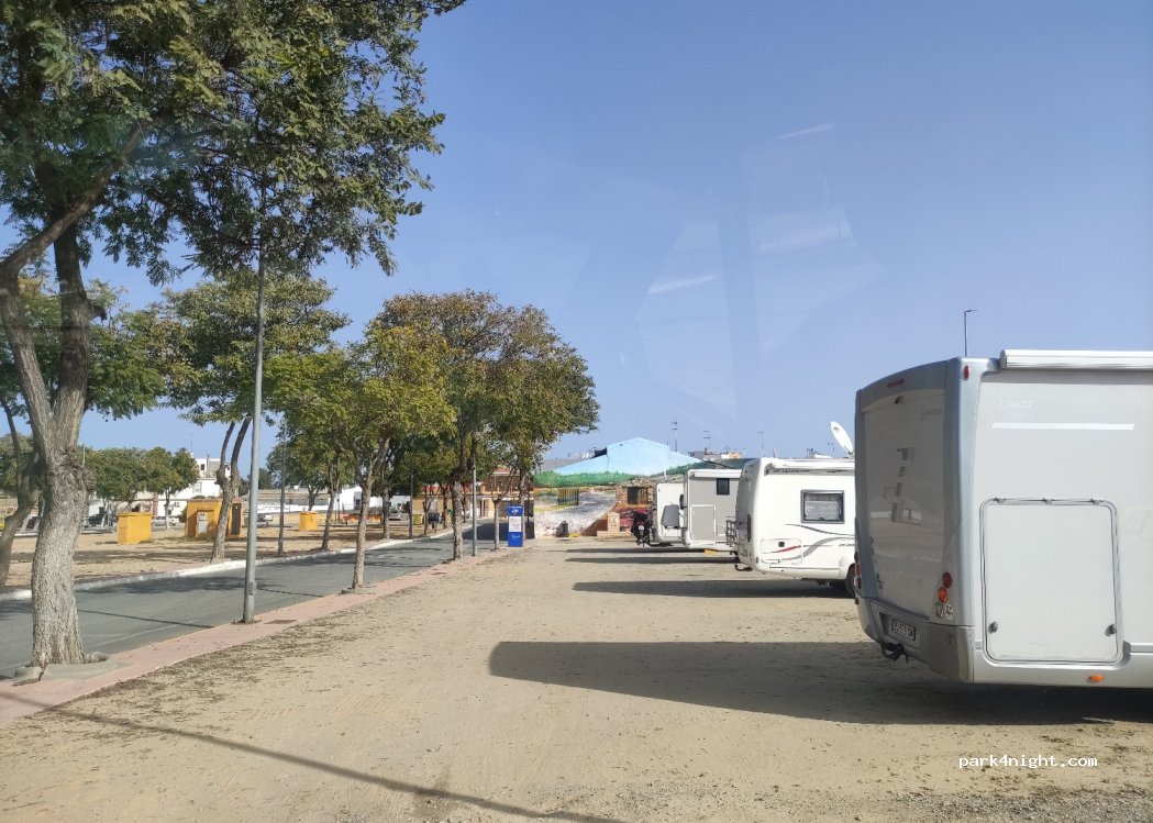 (21700) La Palma del Condado - 98 Avenida de la Zarcilla — foto