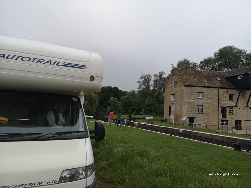 (PE8 5PB) Peterbrough - Barnwell Road — foto