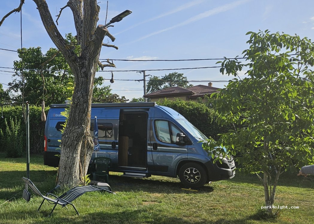 Discreet Motorhome Park — foto 5