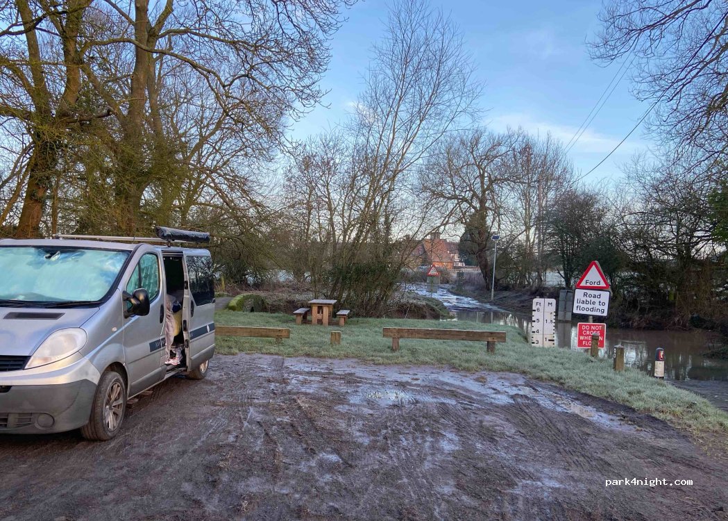 (WR9 7LA)  - Earls Common Road — foto 3