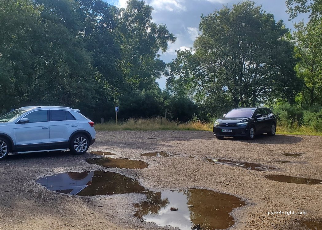 (GU24 8TU) Chobham - Staple Hill — foto 2