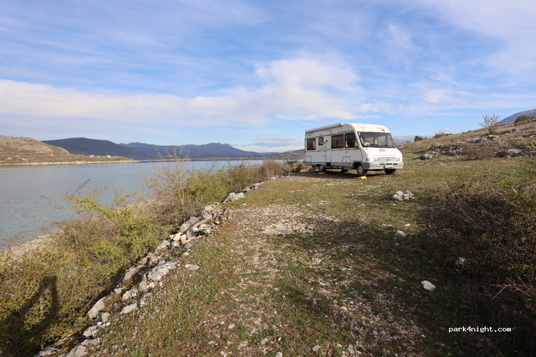 (21236) Koljane - Unnamed Road — foto