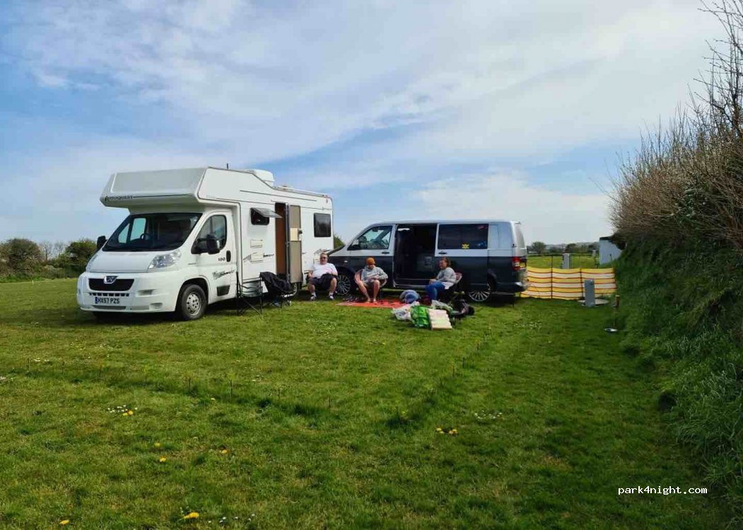 Royal Standard Campsite — foto 2