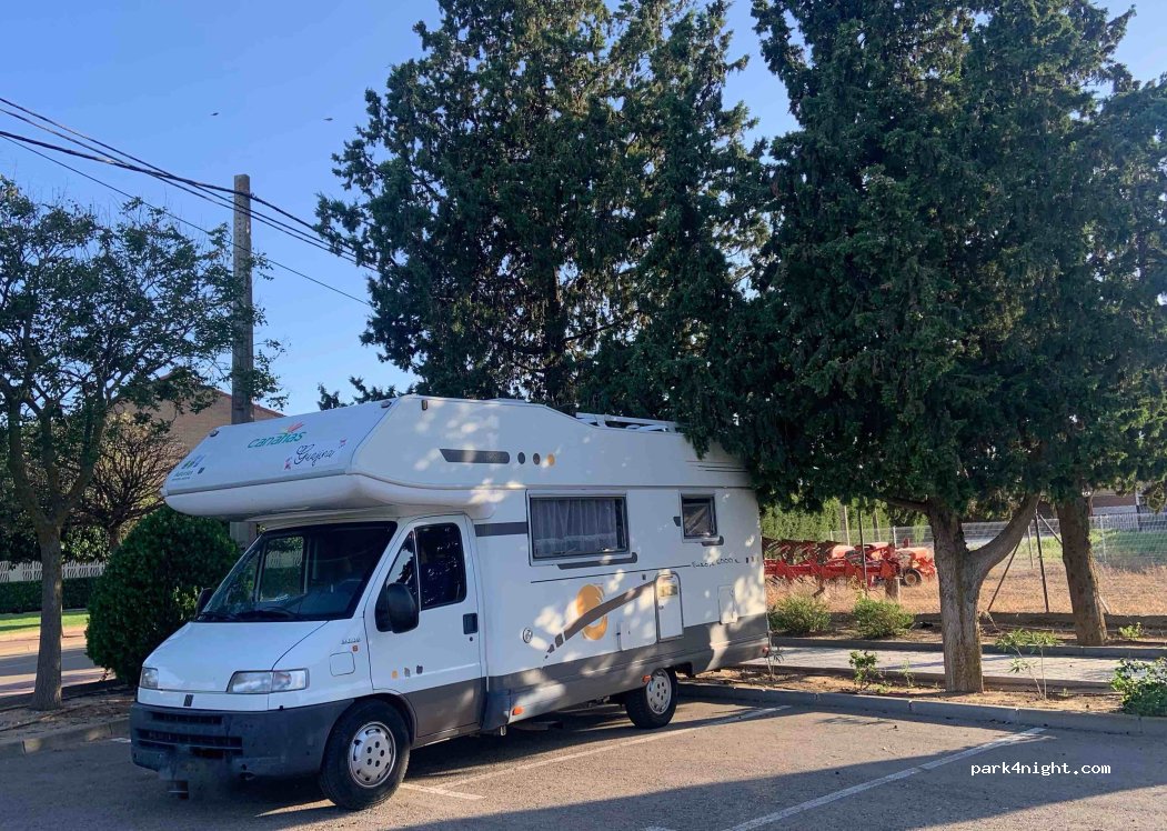 (50196) La Muela - 68 Calle el Justicia de Aragón — foto