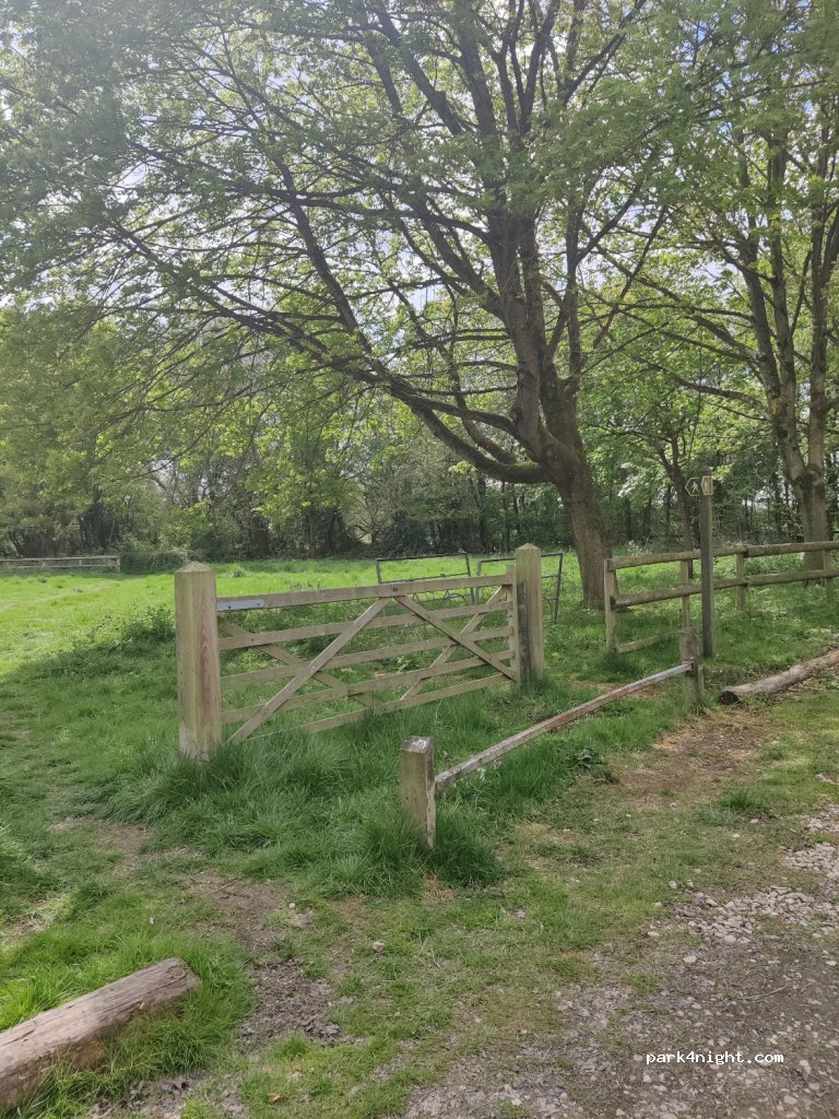 (SN6 6QX) - Spine Road East — foto 2