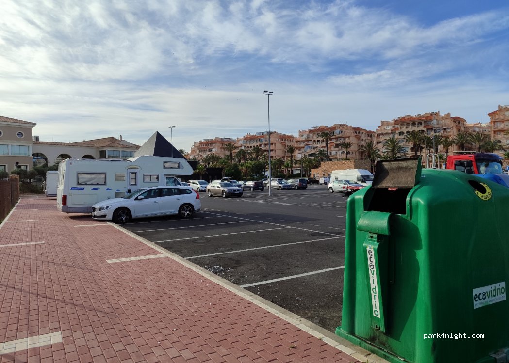 (04711) El Ejido - 2 Plaza a Piramide — foto 2