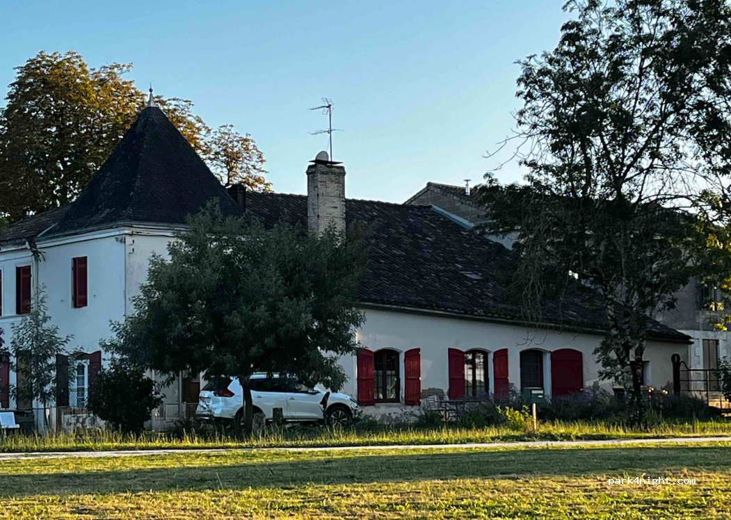 Château Lussan — foto 4
