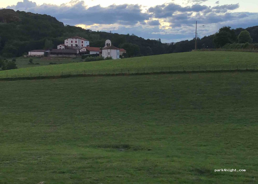 (64640) Saint-Esteben - D14 — foto 3