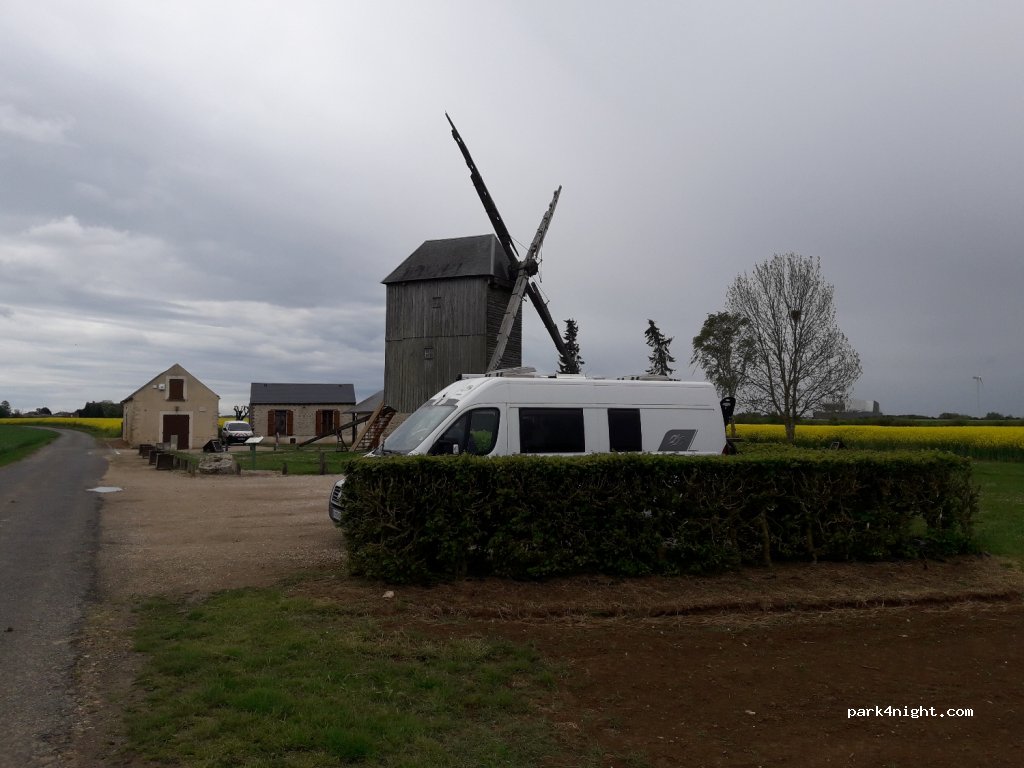 (28150) Ouarville - Le Grand Moulin — foto