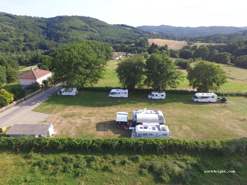 (87460) Saint-Julien-le-Petit - Le Bourg — foto