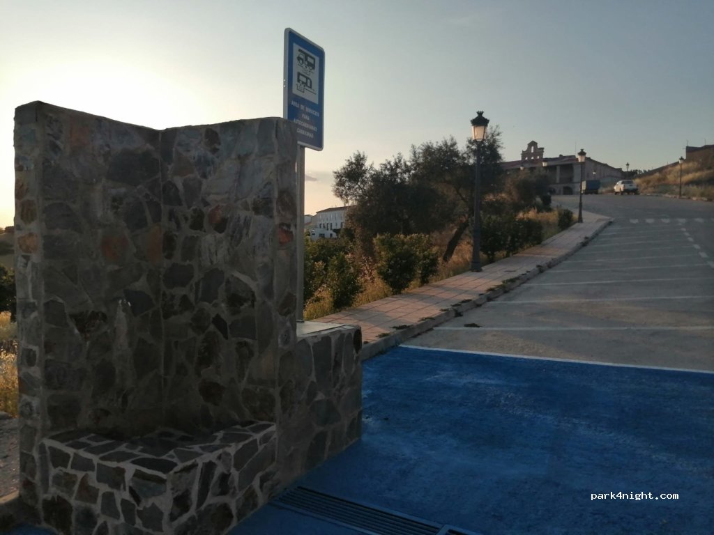 (06292) Calera de León - 1 Calleja Iglesia — foto