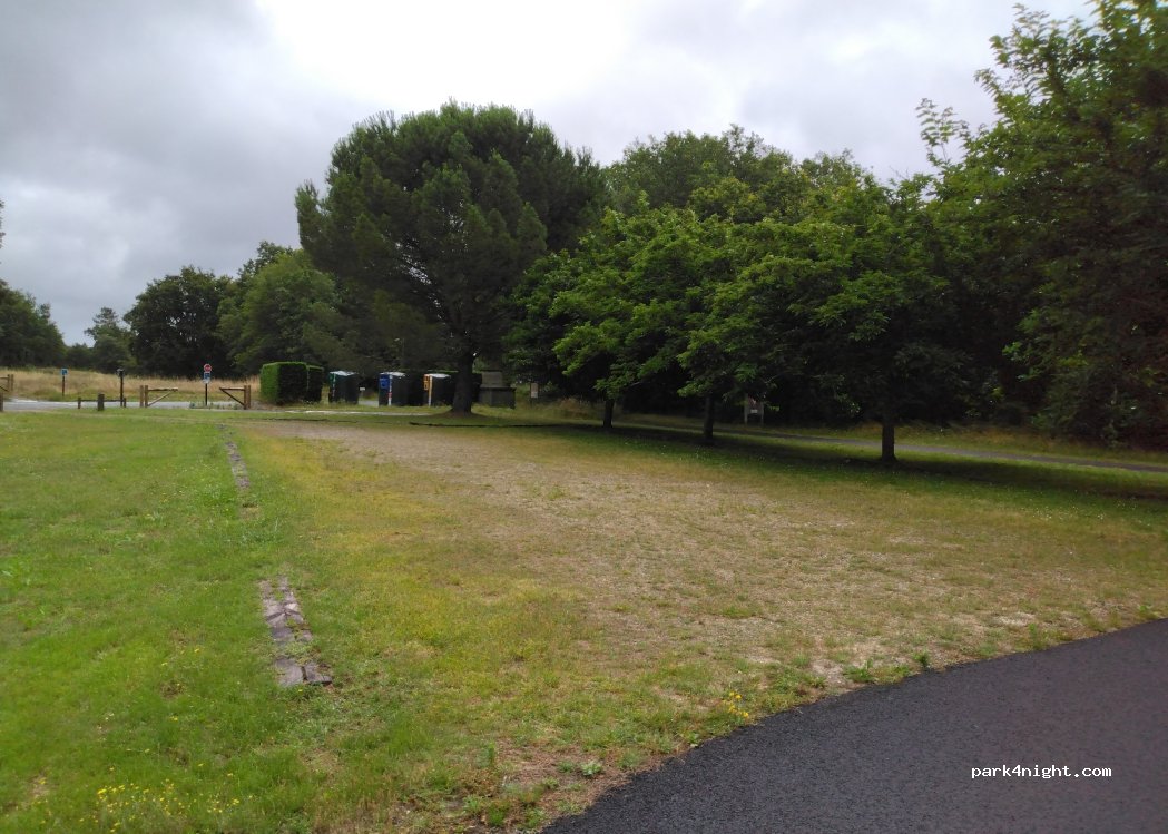 (40200) Pontenx-les-Forges - 1052 Avenue Gustave Caliot — foto