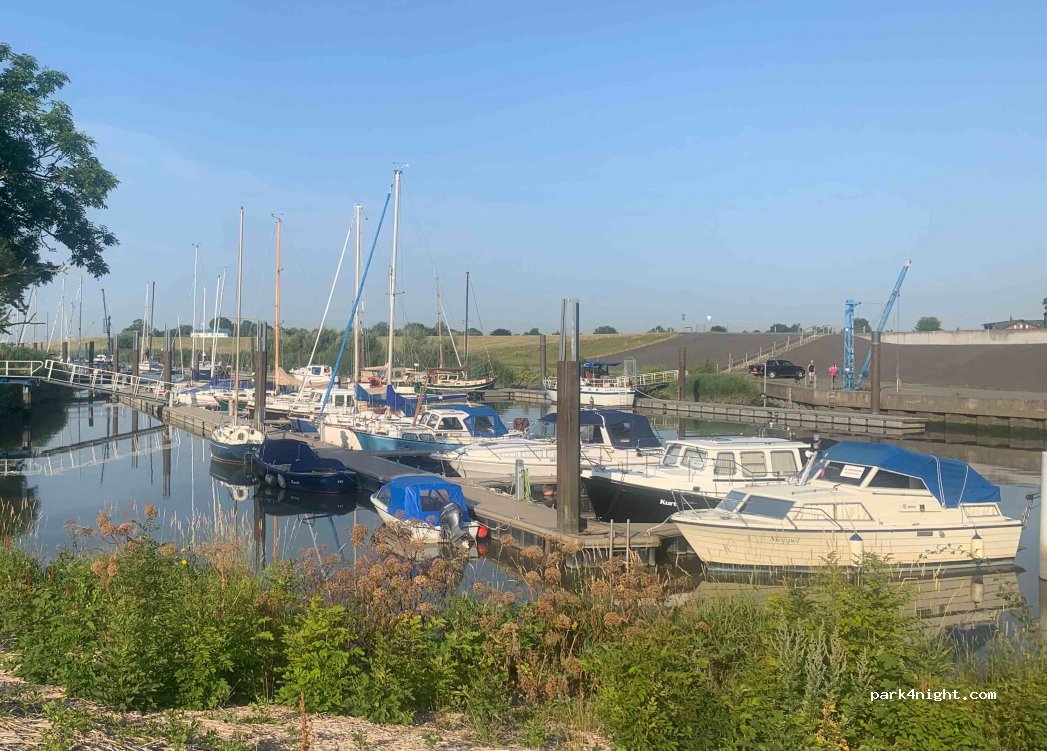 Wohnmobilstellplatz Alter Hafen — foto 2