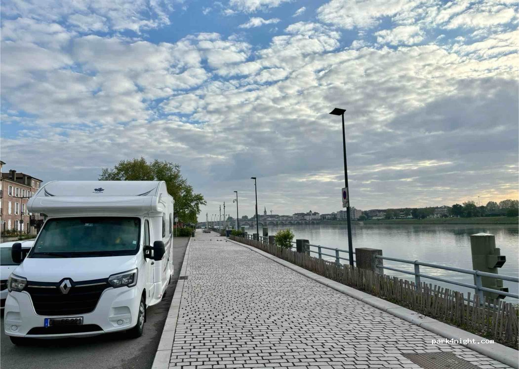 (71000) Mâcon - 4 Quai des Marans — foto 4