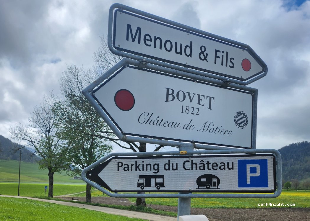 (2112) Val-de-Travers - Le Château — foto 4
