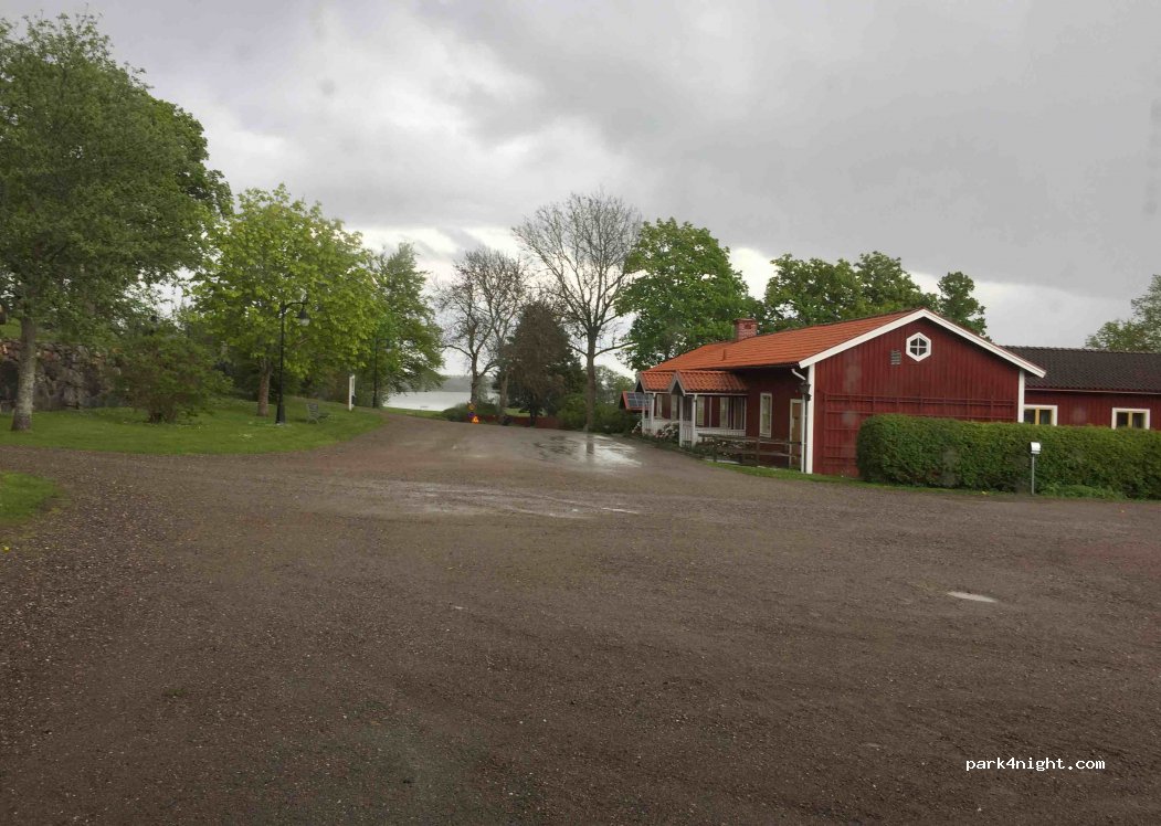 (646 50) Gnesta - 6 BJÖRNLUNDAGÅRDEN — foto