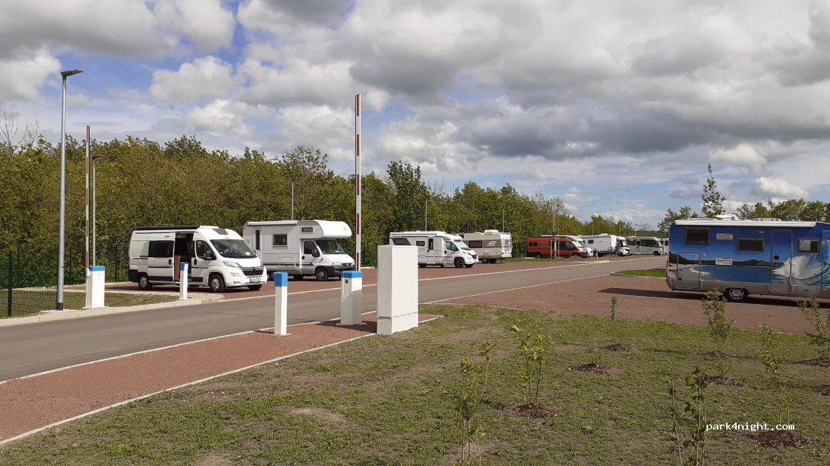 Wohnmobilstellplatz Tor zur Stadt Erfurt — foto