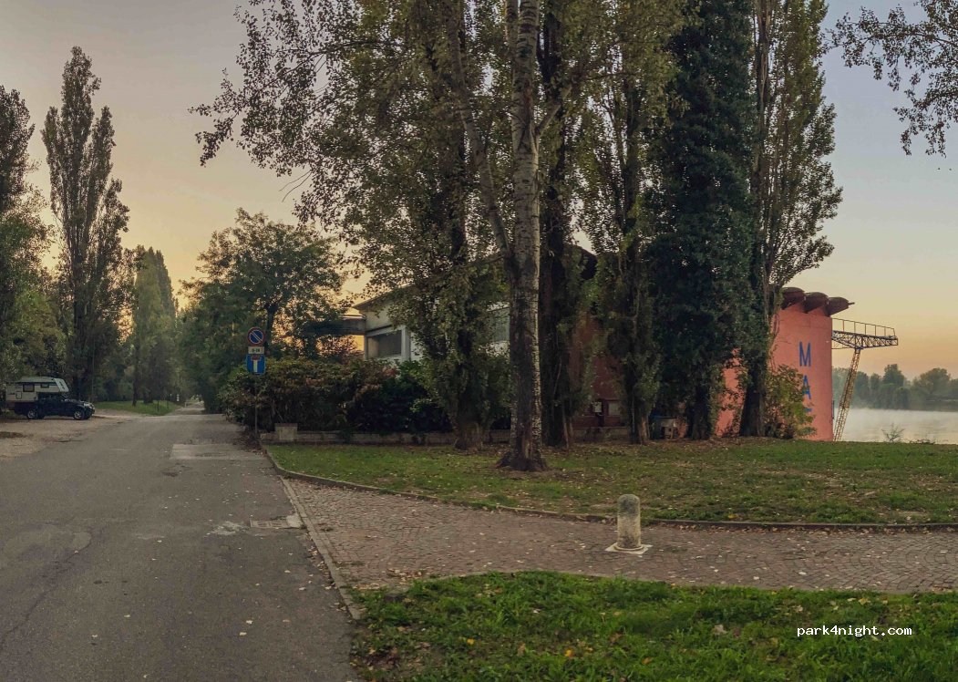 (26100) Cremona - 5 Via Lungo Po Europa — foto 2