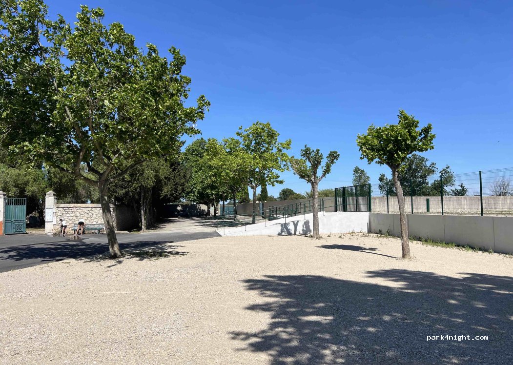(13200) Arles - Chemin du Cimetière — foto 4