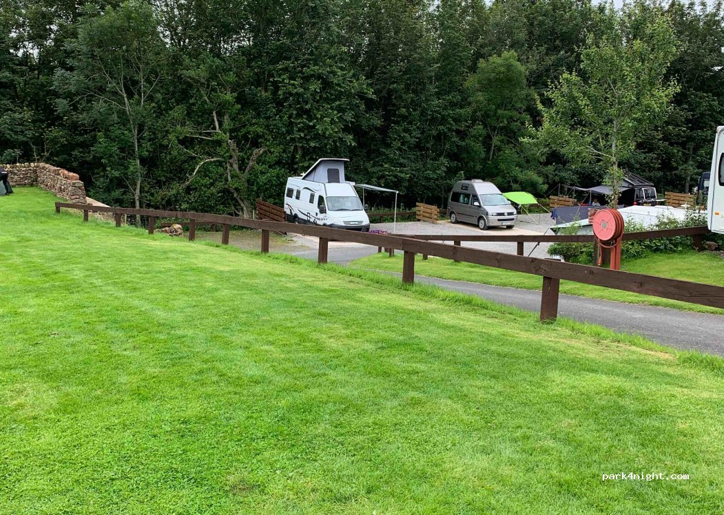Grandie Caravan Park — foto