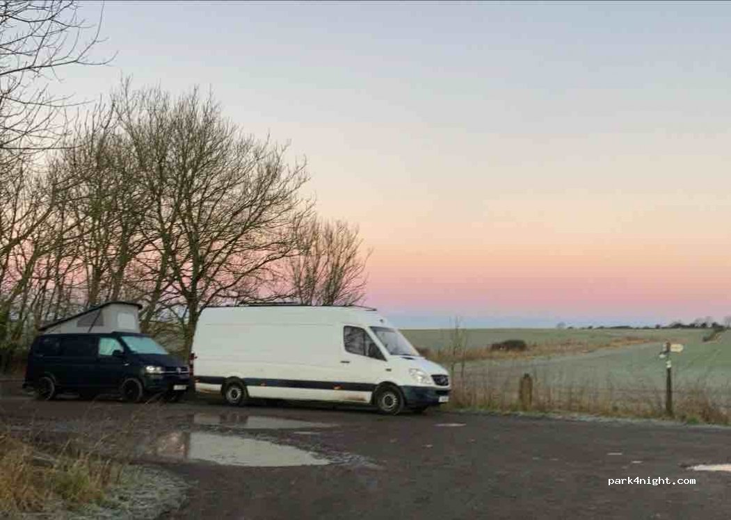 (SN11 0PW) - Unnamed Road — foto 2
