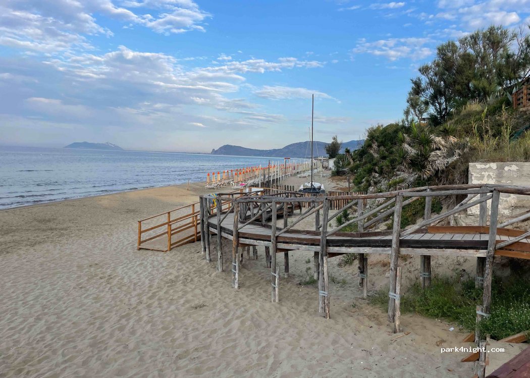 (04022) Fondi - 190 Via Guado Bastianelli — foto 4