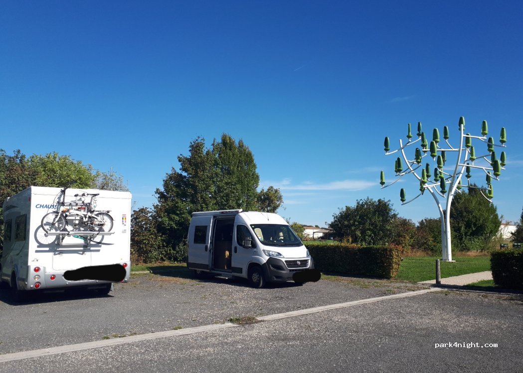 (51320) Haussimont - 24 Route de Montepreux — foto