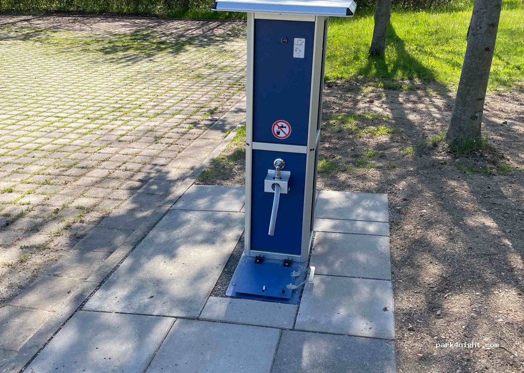 Wohnmobilstellplatz am Bahnhof Bertsdorf — foto