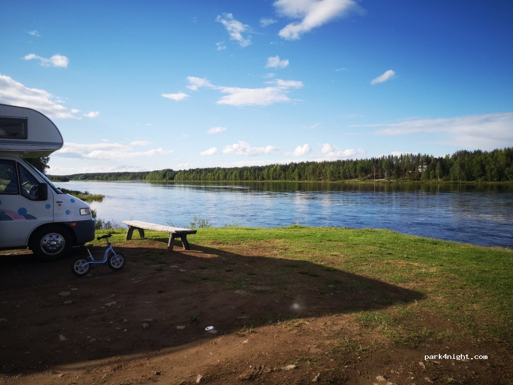 (984 31)  - 61 Laestadiusvägen — foto