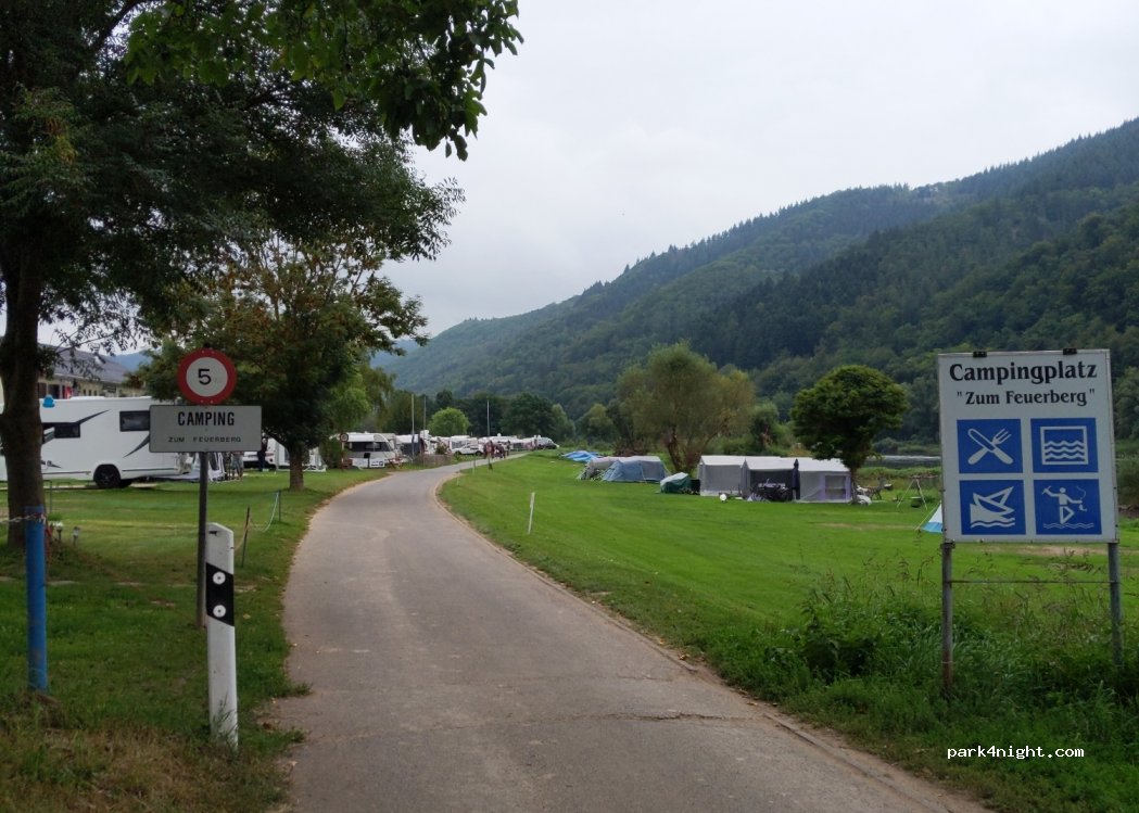 Campingplatz zum Feuerberg — foto
