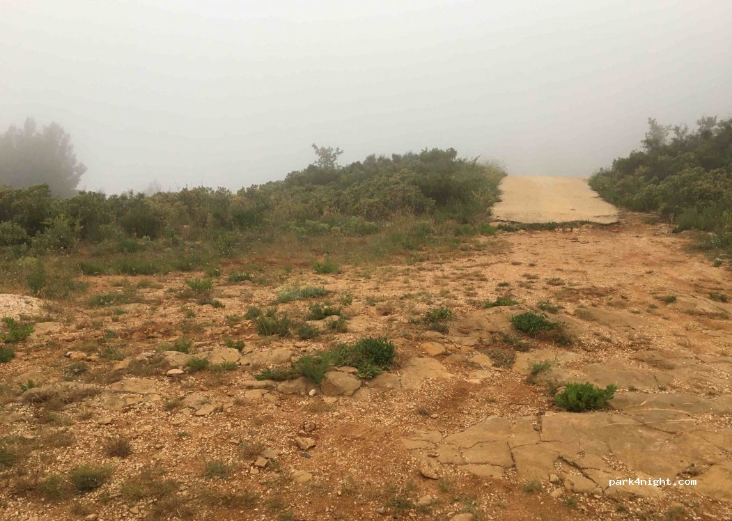 (83200) Le Revest-les-Eaux - Unnamed Road — foto