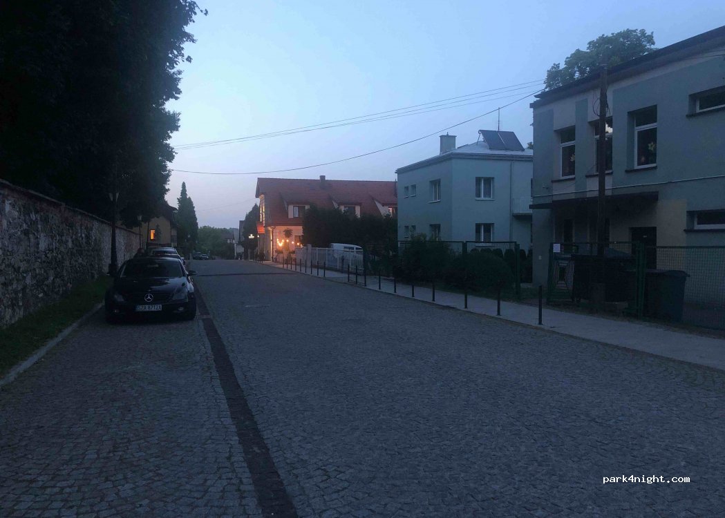 (42-436) Pilica - 17 Senatorska — foto