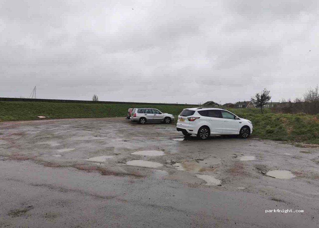 (SS8 8NB) - 170 Smallgains Avenue — foto 3