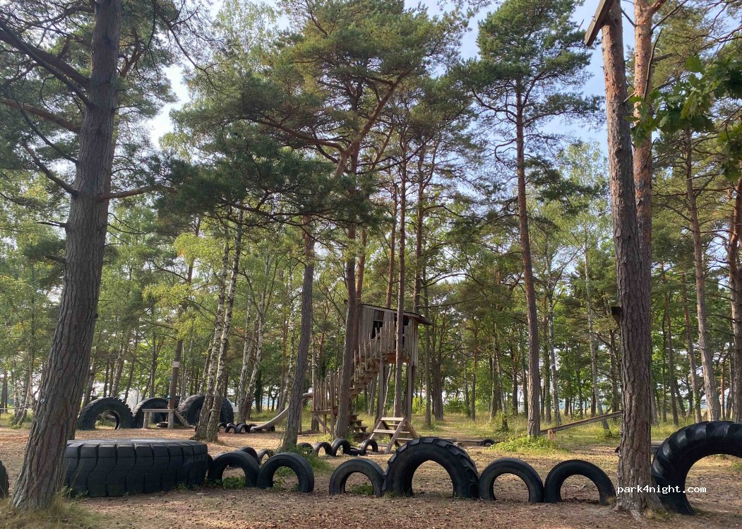 Fide Äventyrsby & Camping — foto