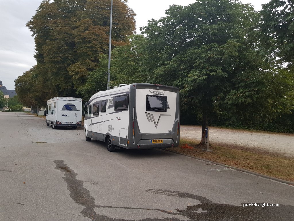Wohnmobilstellplatz Altstadt Vogelwiese — foto