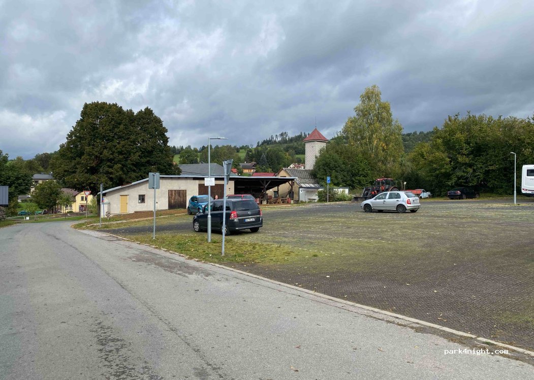 (512 42) Poniklá - — foto 3