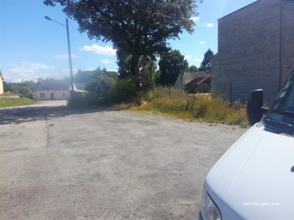 (22320) Plussulien - 30 Rue du Centre — foto