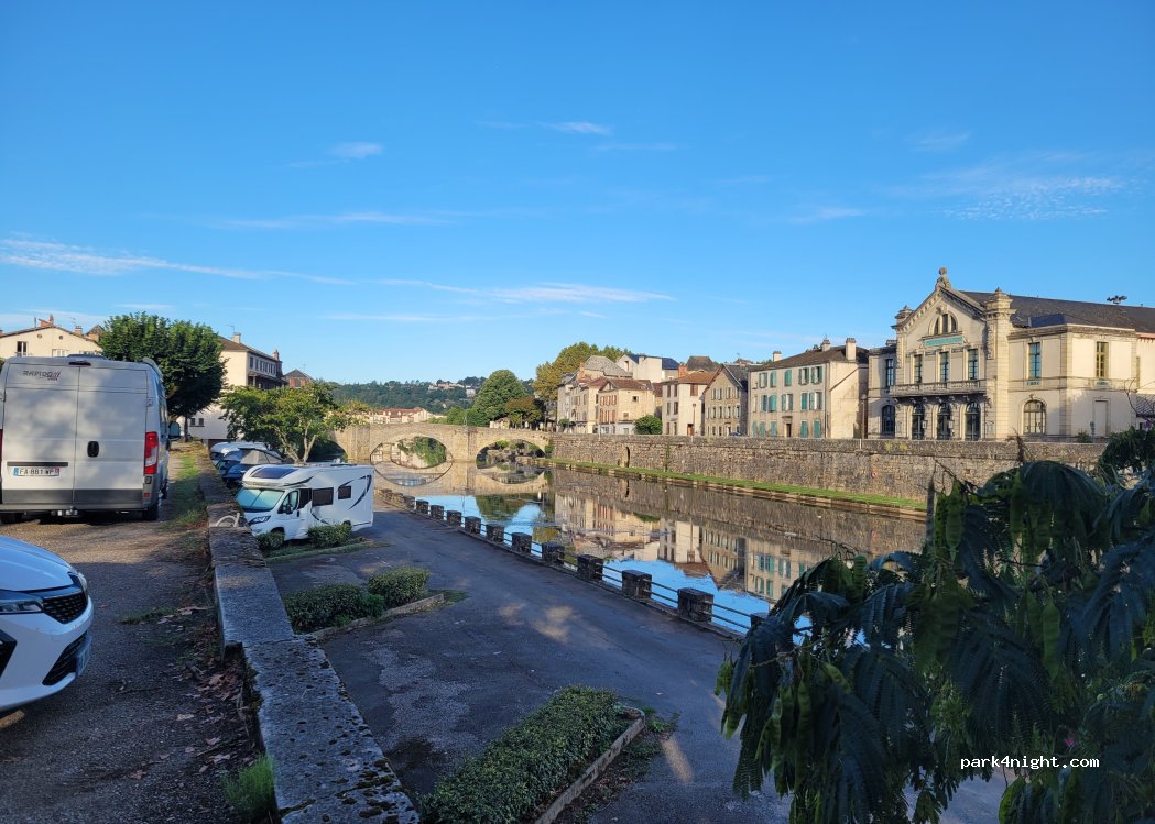 (12200) Villefranche-de-Rouergue - 10 Quai du Temple — foto 4