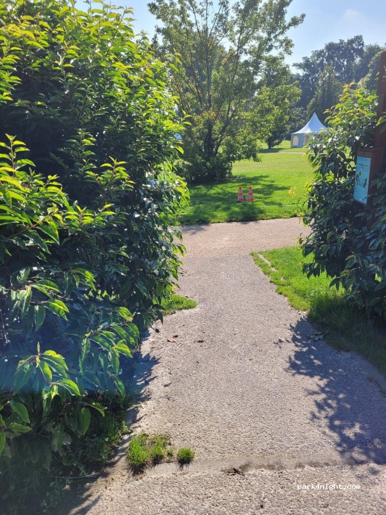 (53810) Changé - Rue Christian d'Elva — foto 2