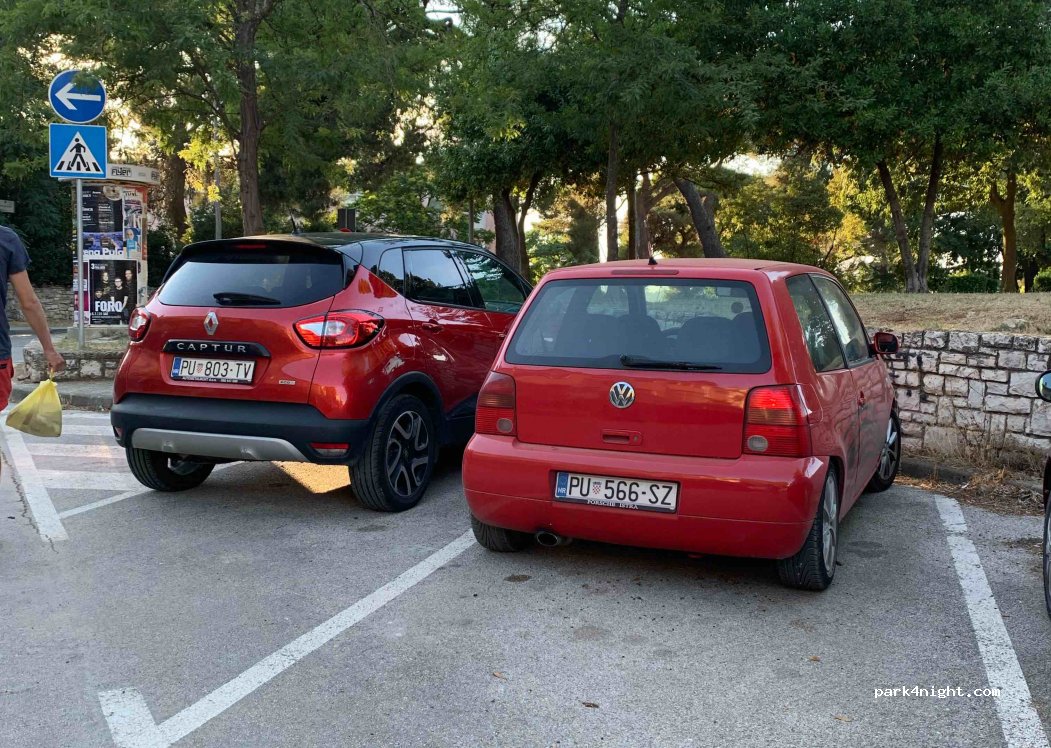 (52100) Pula - 2 Ulica cara Emina — foto