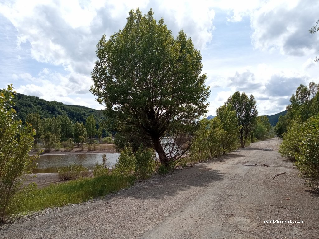 (24911) Boca de Huérgano - 101 Carretera Riaño — foto