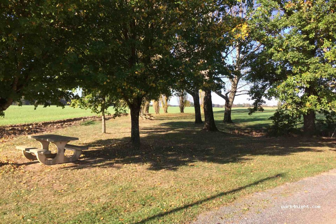 (01560) Courtes - La Grande Forêt — foto 2